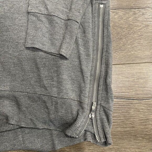 Chicos Zenergy Sweater Size 2 Womens 12/14 US Gray Long Sleeve Side Zippers - Picture 3 of 6